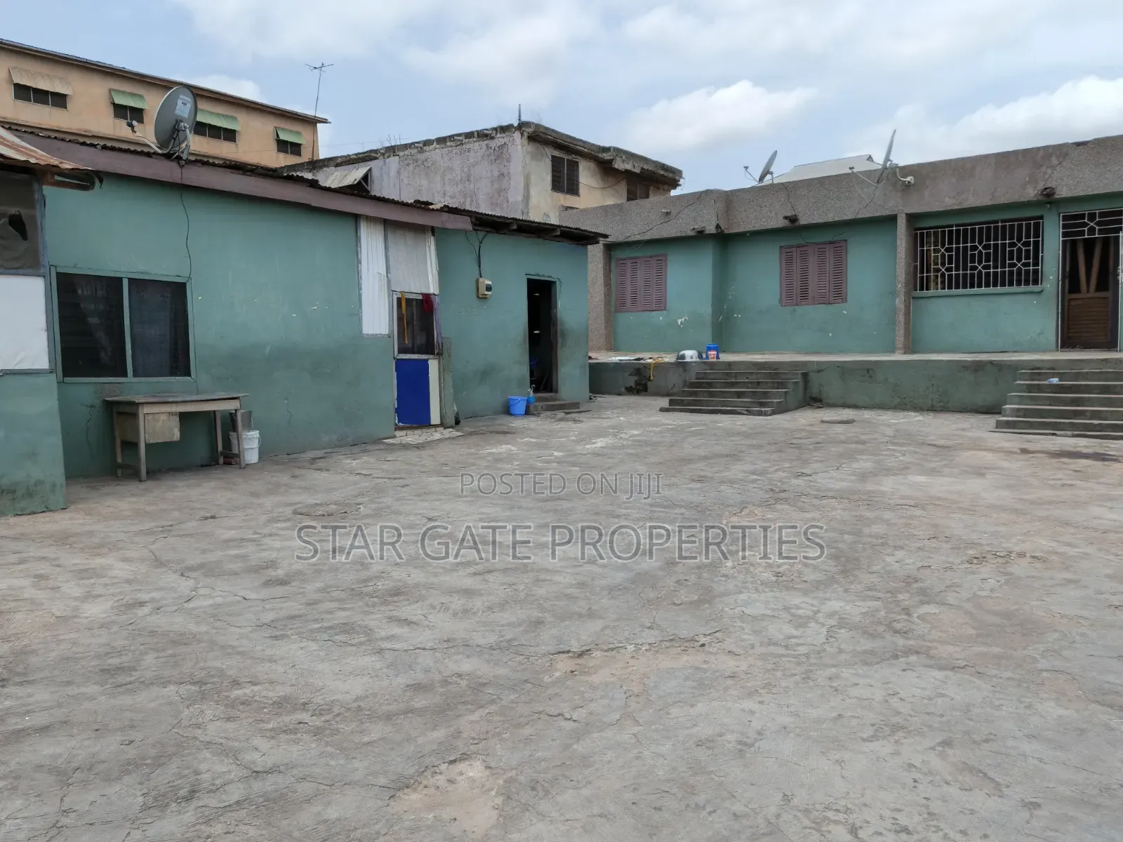9bdrm House in Atonsu Monaco, Kumasi Metropolitan for sale