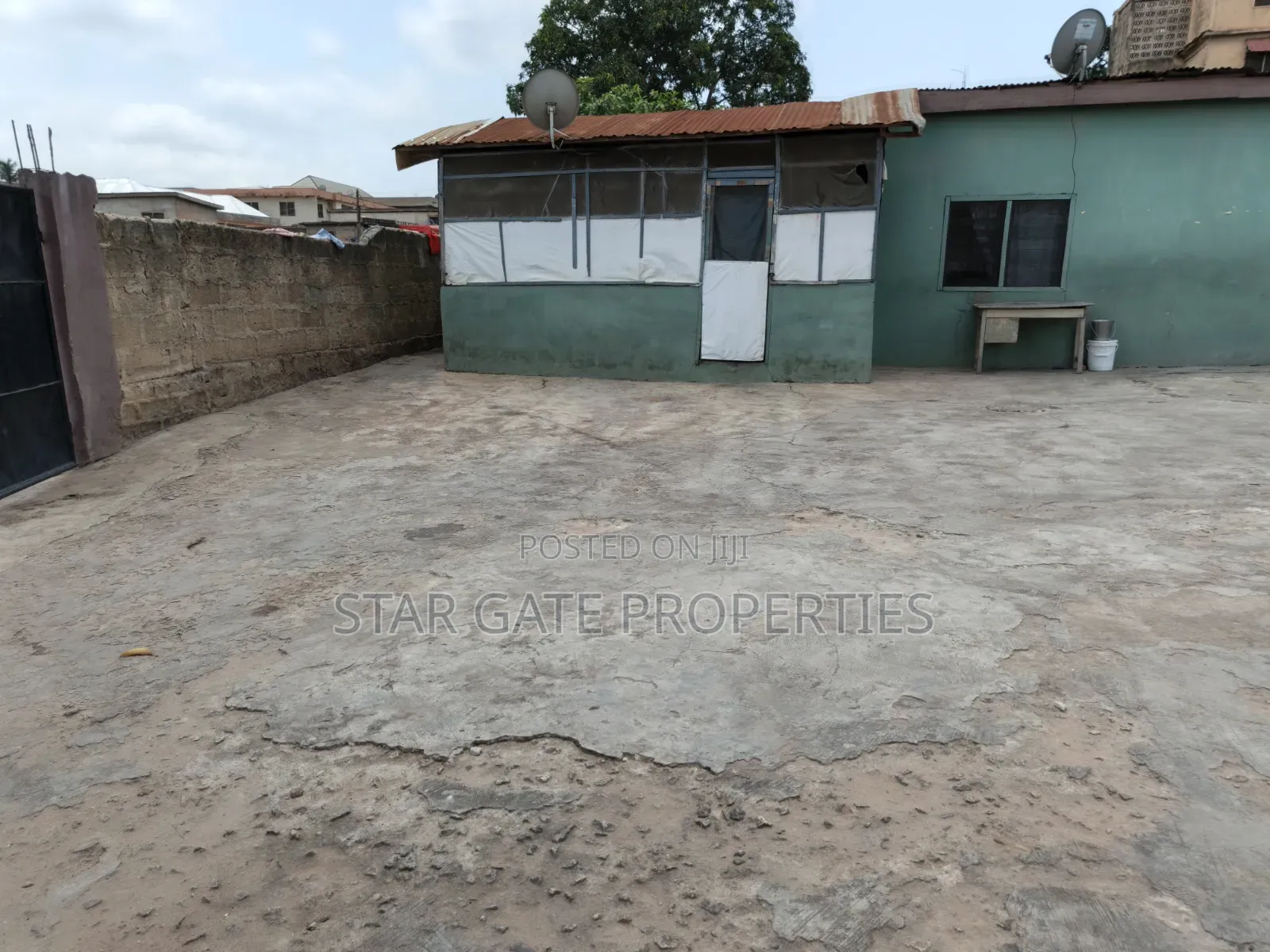 9bdrm House in Atonsu Monaco, Kumasi Metropolitan for sale