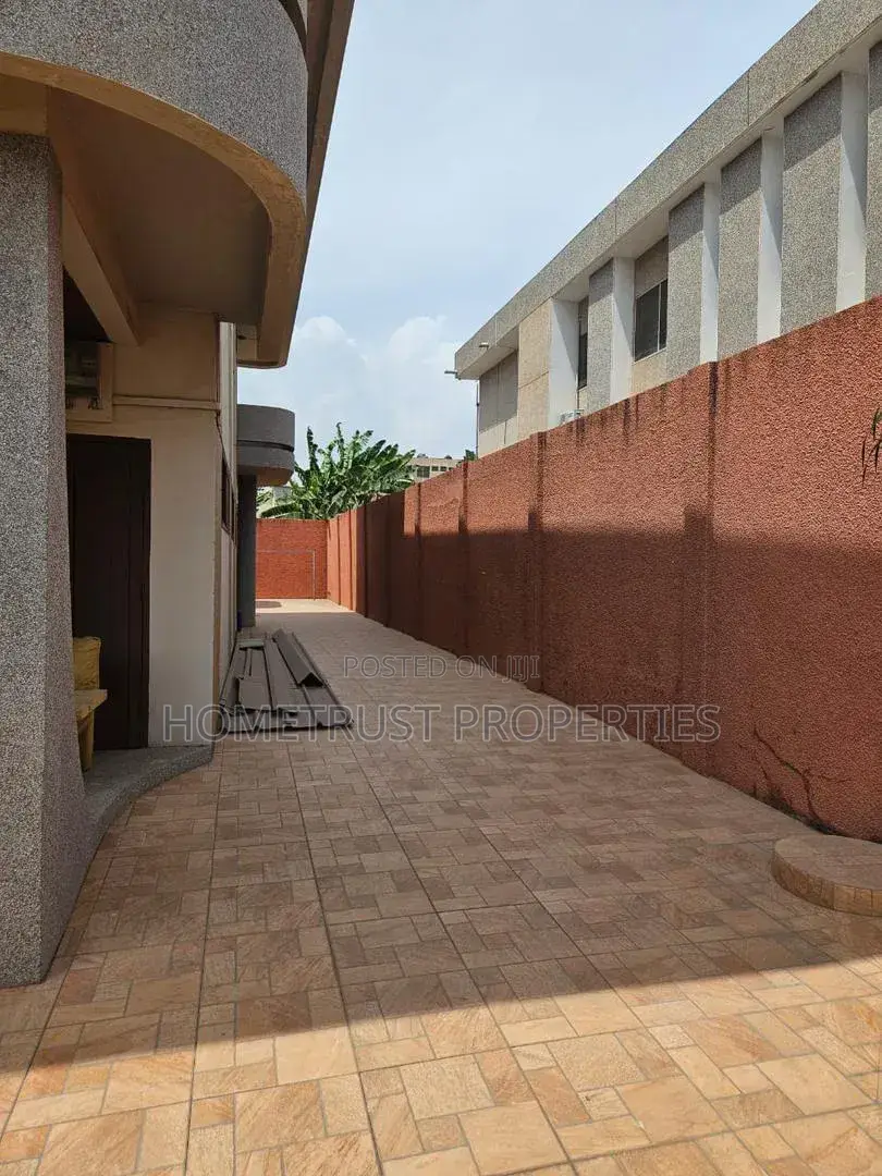 7bdrm House in Achimota Kingsby, Mile 7 for sale