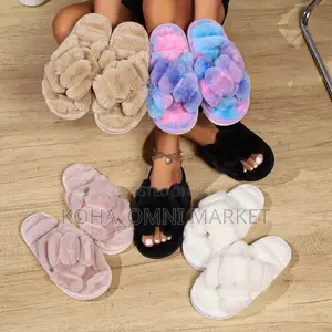 Criss Cross Bedroom Fluffy Slides