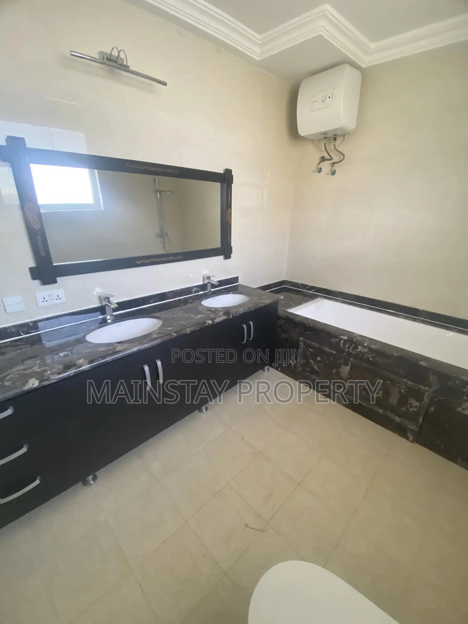 4bdrm House in Mainstay Estates, Tema Metropolitan for sale