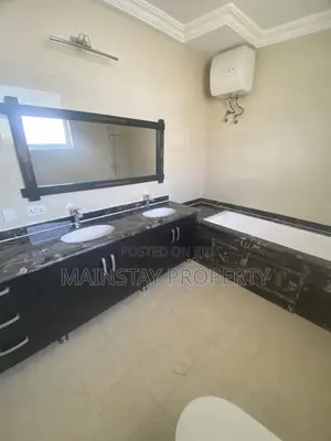 4bdrm House in Mainstay Estates, Tema Metropolitan for sale