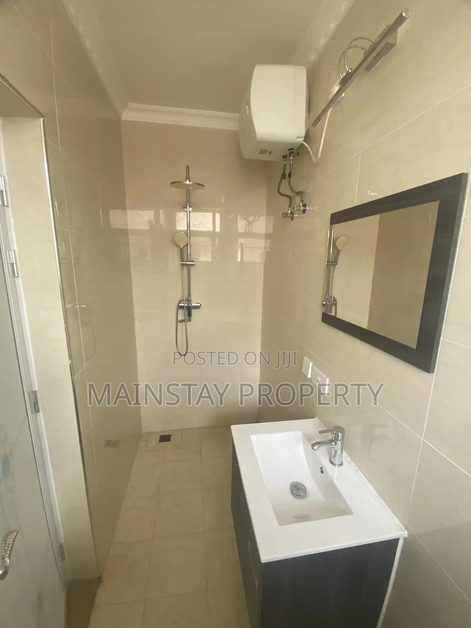 4bdrm House in Mainstay Estates, Tema Metropolitan for sale
