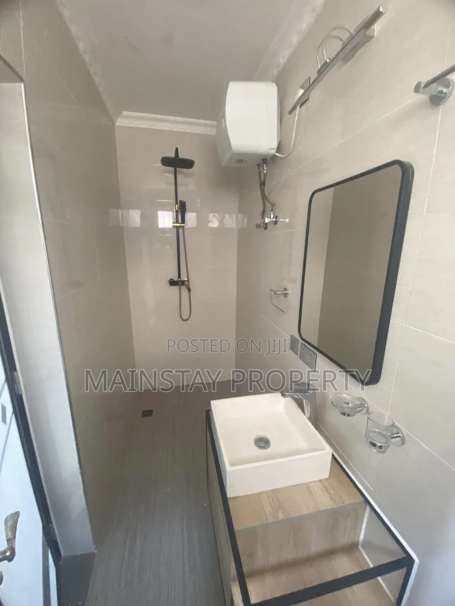 4bdrm House in Mainstay Estates, Tema Metropolitan for sale
