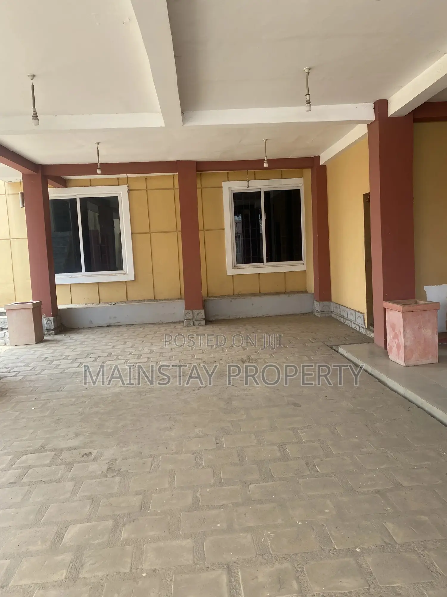 7bdrm House in Mainstay Estates, Tema Metropolitan for sale