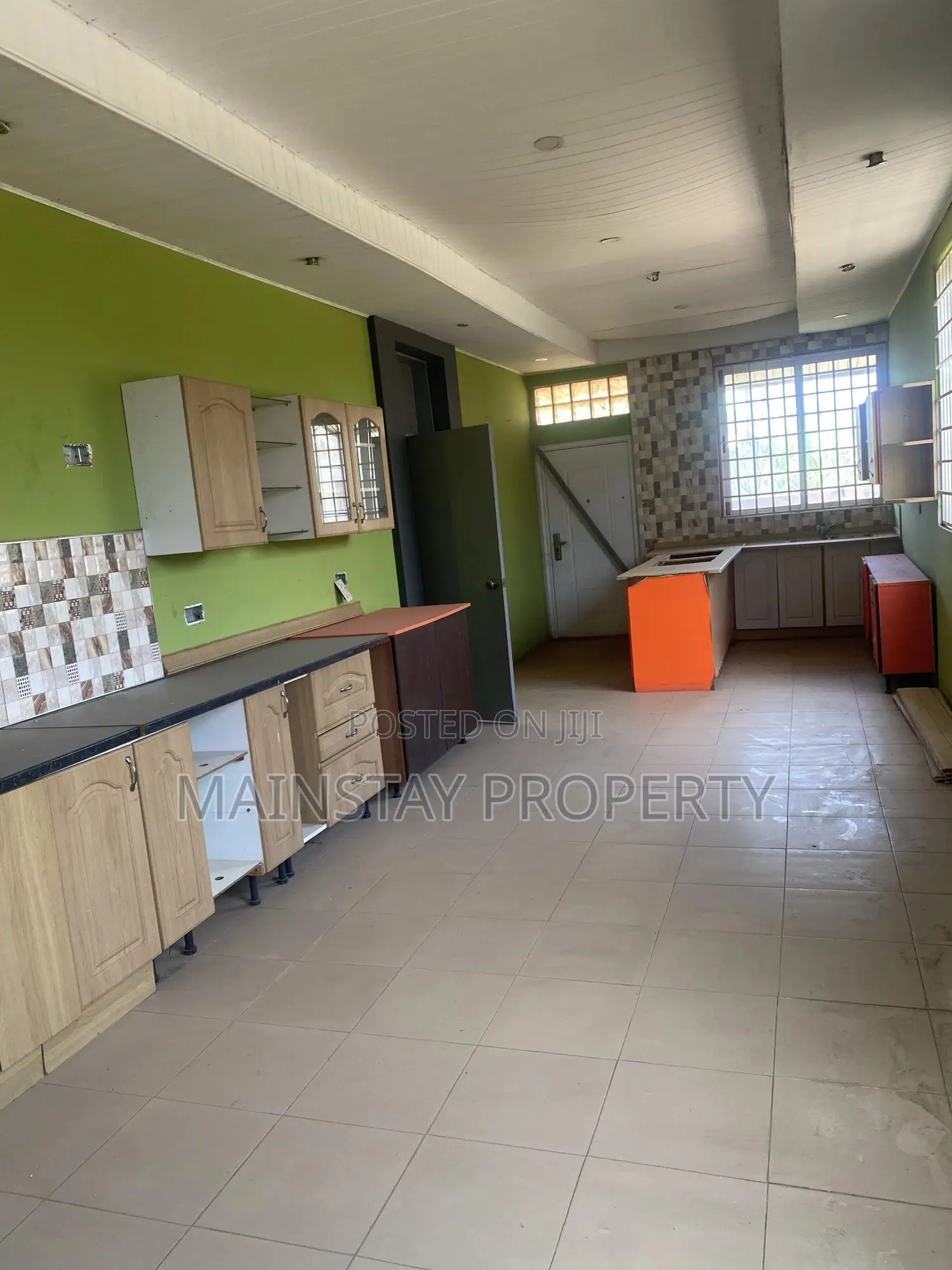 7bdrm House in Mainstay Estates, Tema Metropolitan for sale