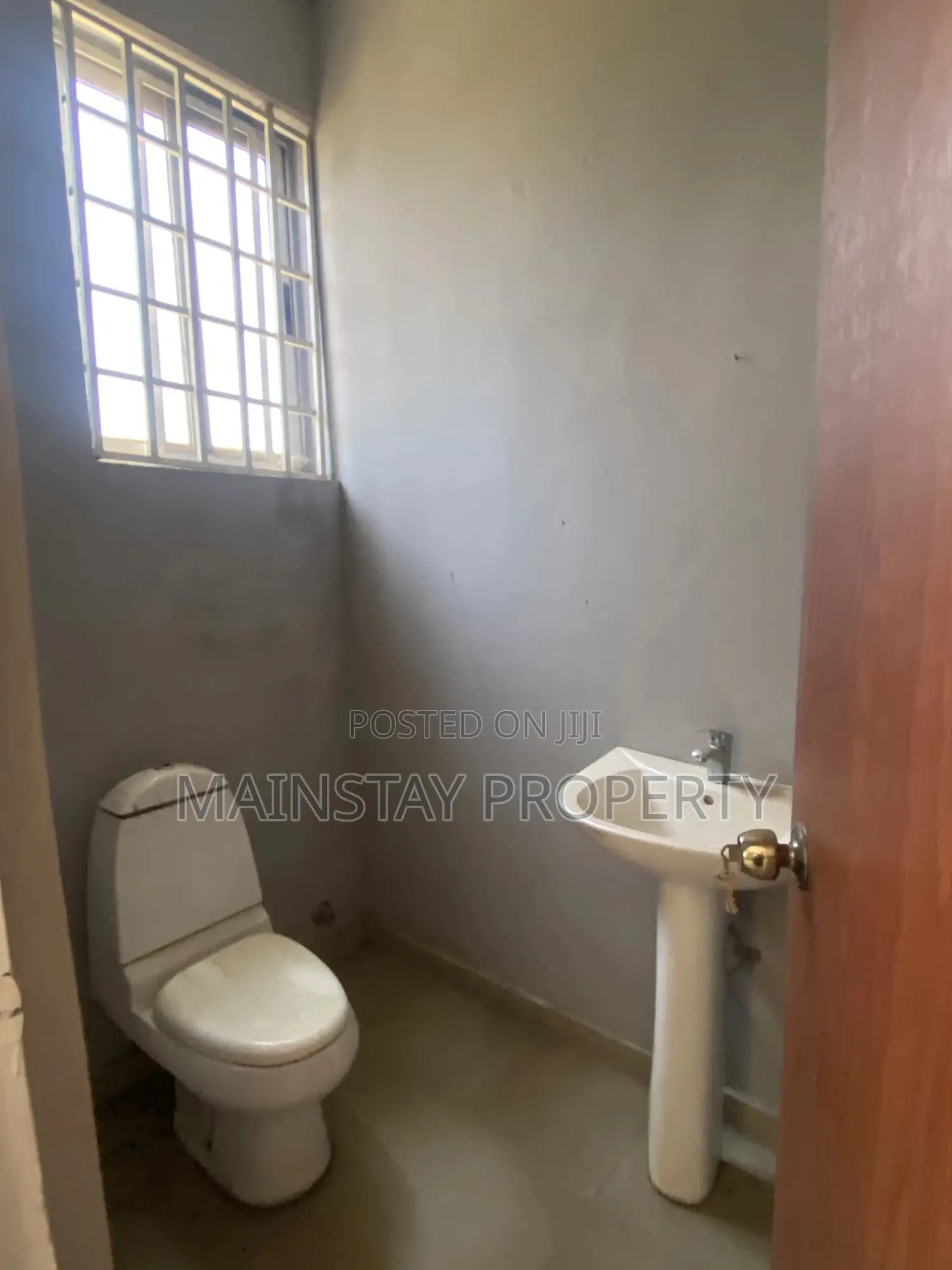 7bdrm House in Mainstay Estates, Tema Metropolitan for sale