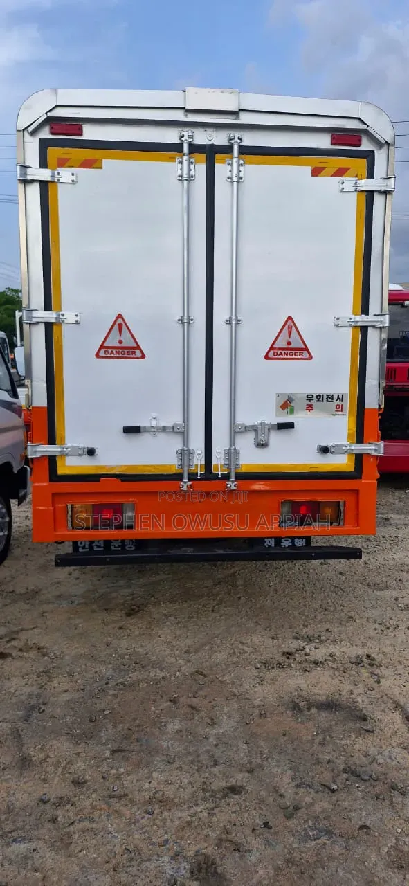 Hyundai Mighty Wing Body
