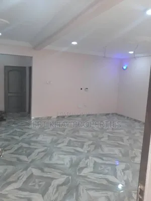 6bdrm Apartment in Comet'S, Kwabenya for sale