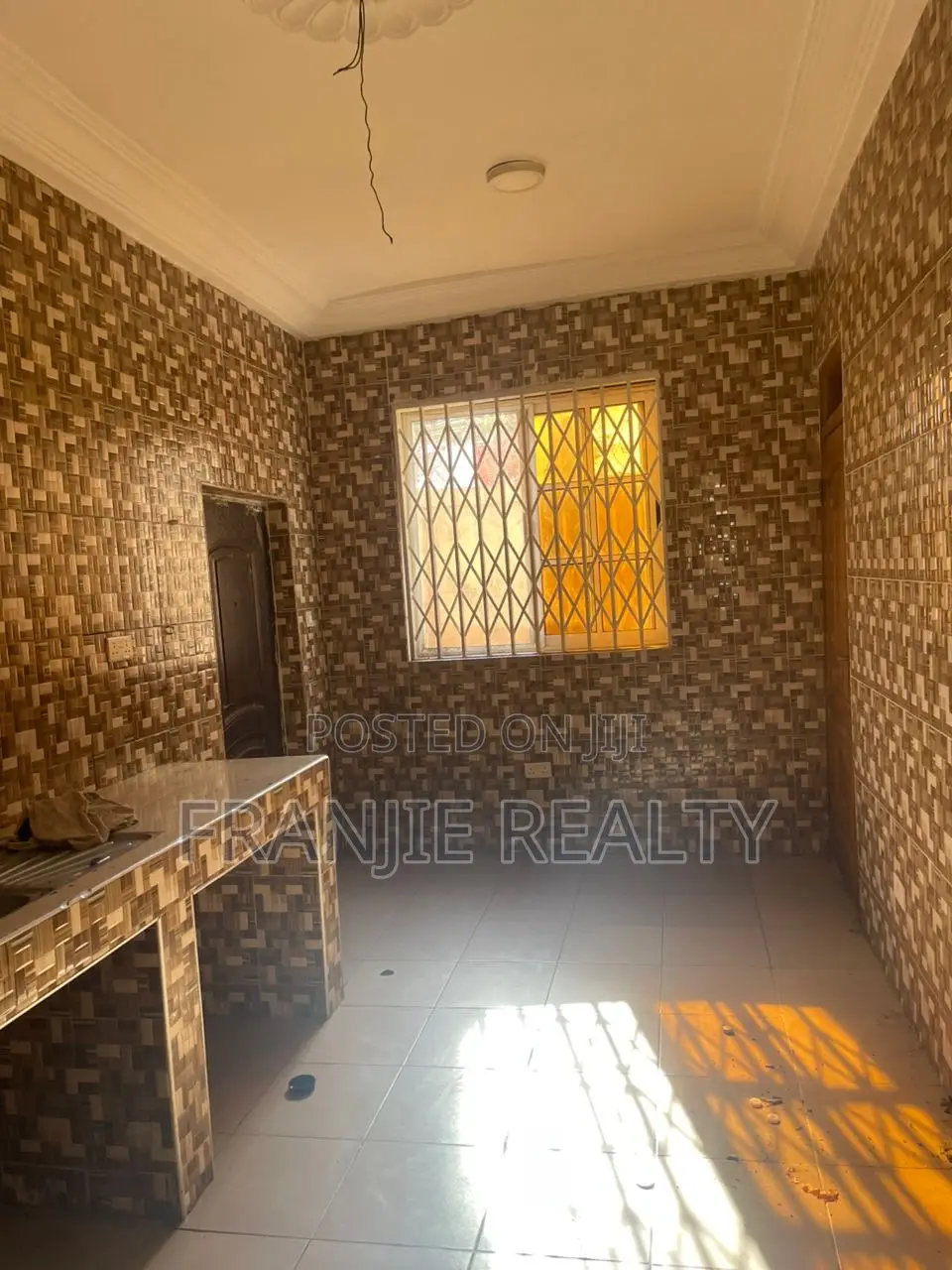 3bdrm Apartment in Franjie Realty, West Hills Mall Area for rent