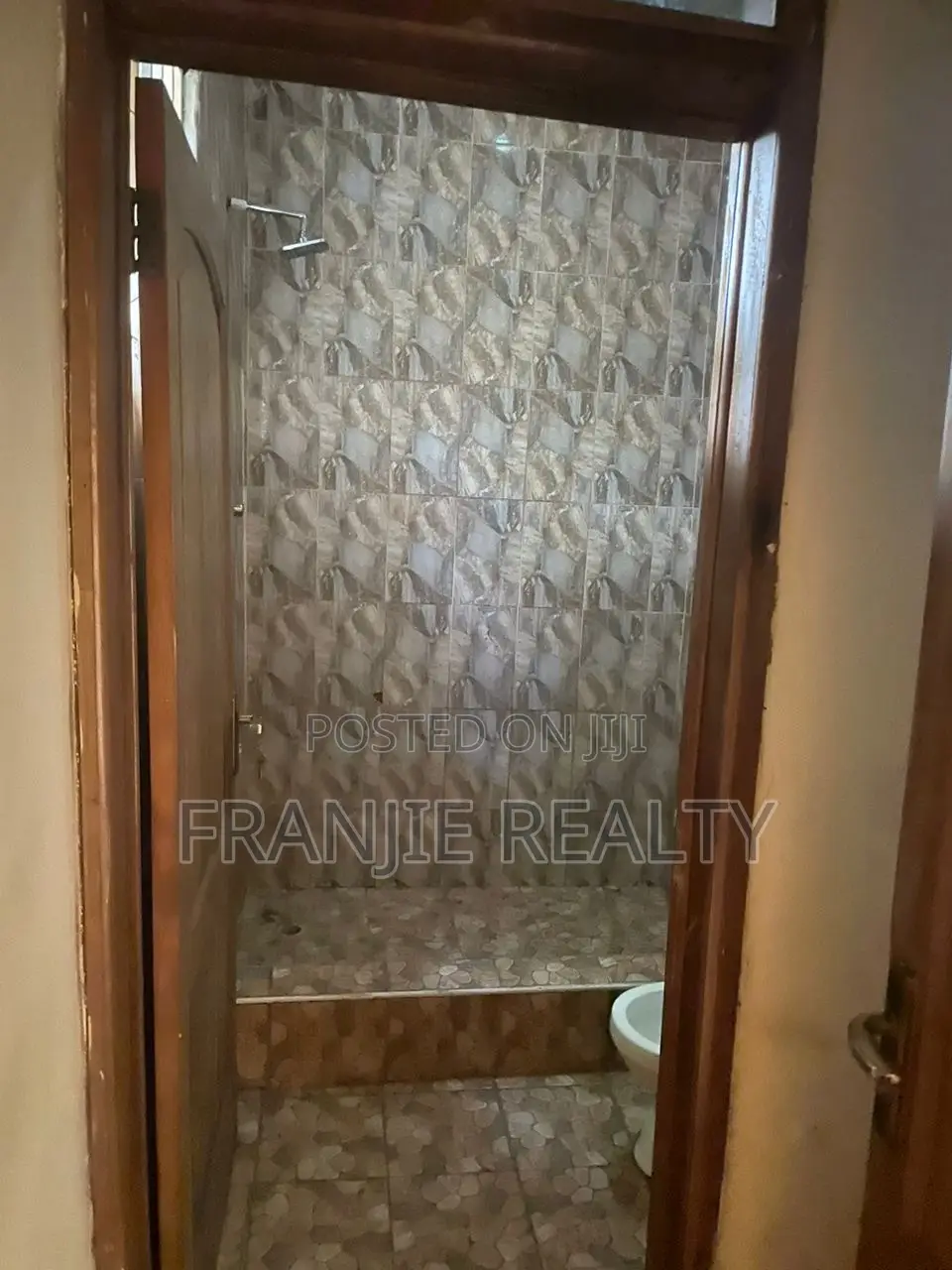 3bdrm Apartment in Franjie Realty, West Hills Mall Area for rent