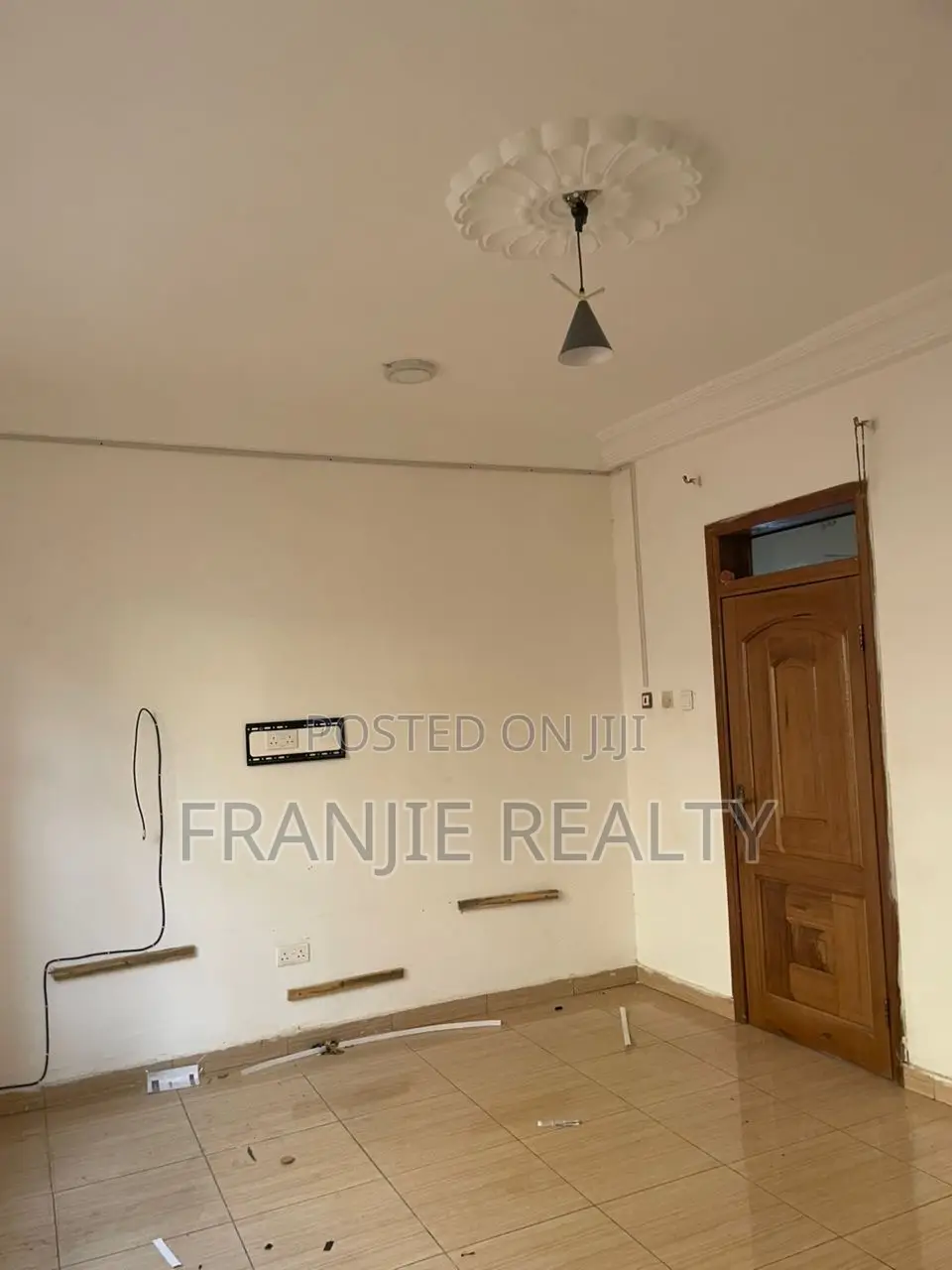 3bdrm Apartment in Franjie Realty, West Hills Mall Area for rent