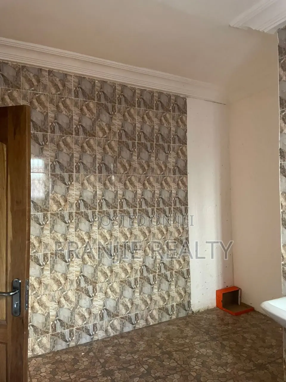 3bdrm Apartment in Franjie Realty, West Hills Mall Area for rent