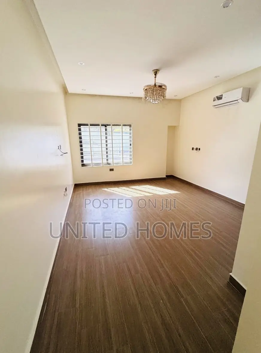 3bdrm House in Achimota for sale