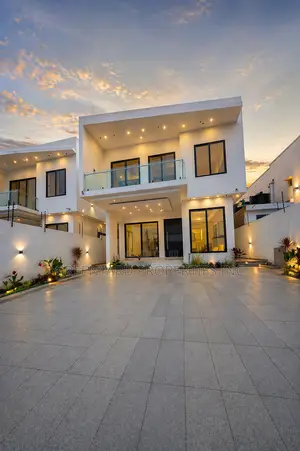 4bdrm House in A&C Mall, East Legon for sale