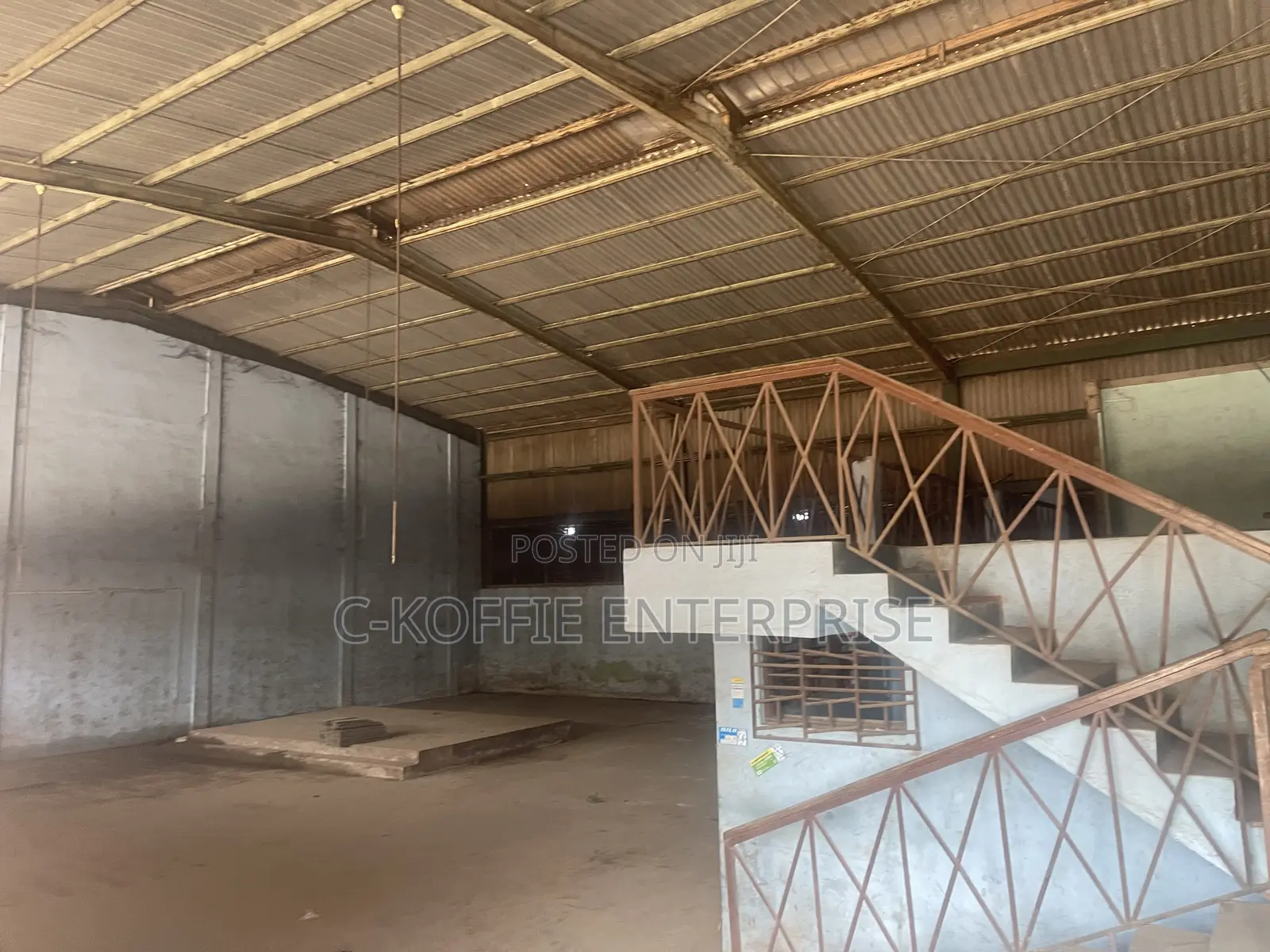 1700 SQM Warehouse + Offices at Graphics Road for Rent