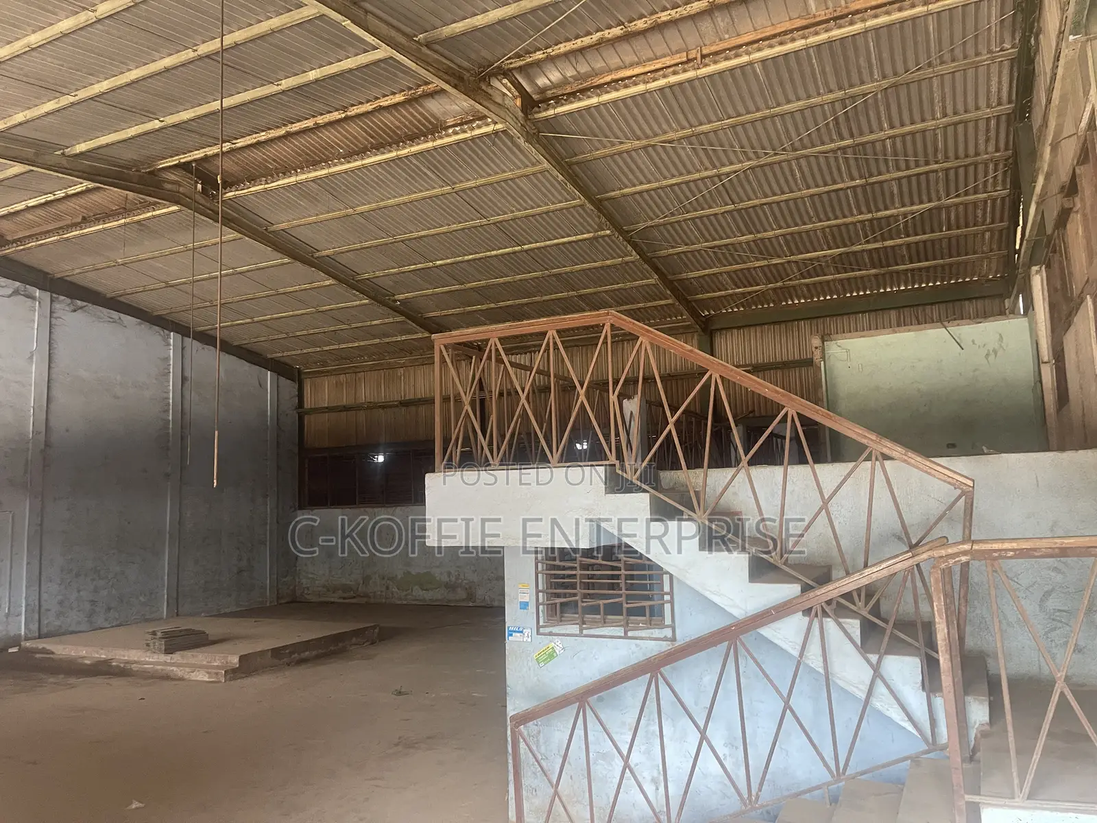 1700 SQM Warehouse + Offices at Graphics Road for Rent