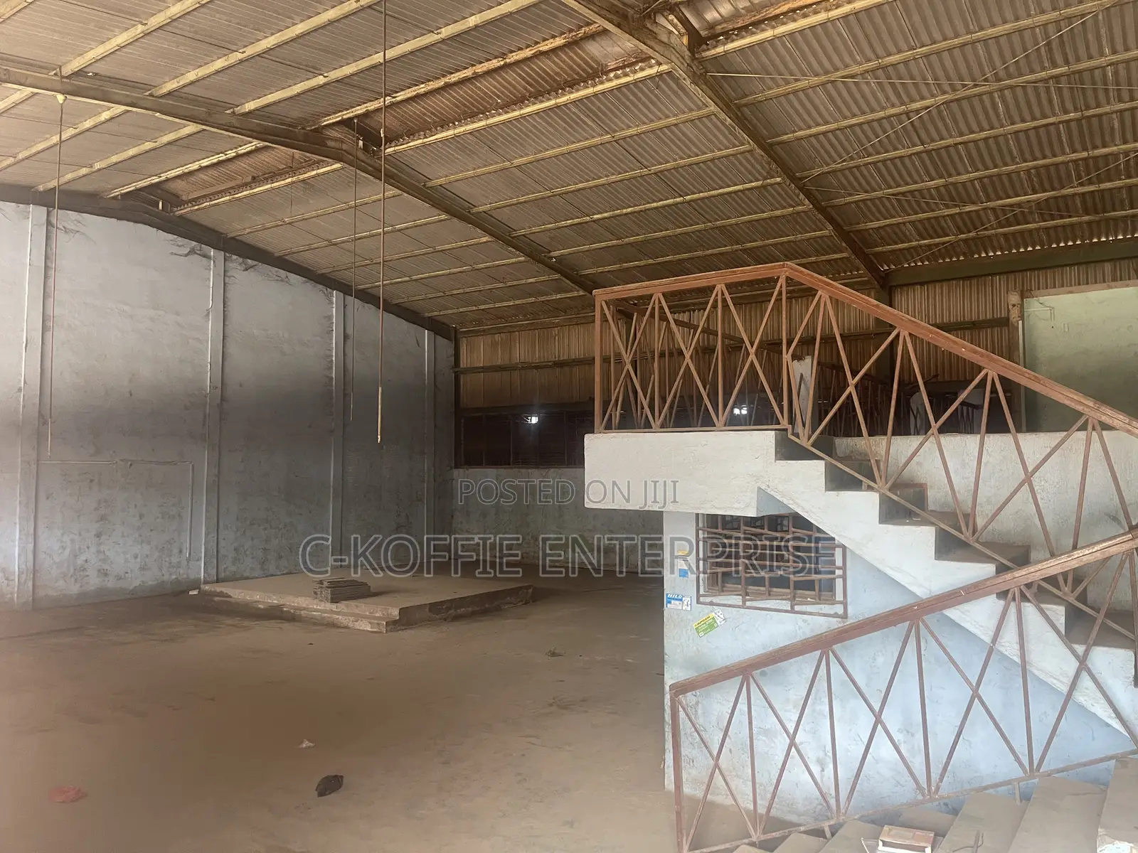 1700 SQM Warehouse + Offices at Graphics Road for Rent