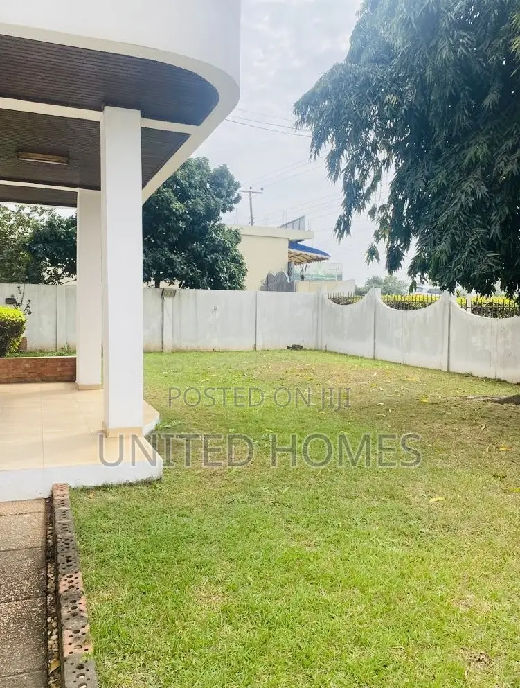 7bdrm House in Achimota for sale