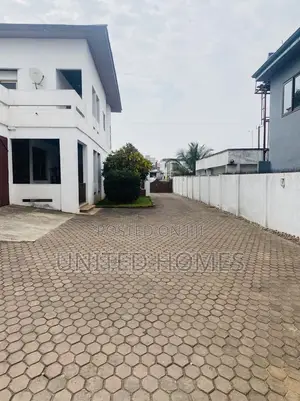 7bdrm House in Achimota for sale