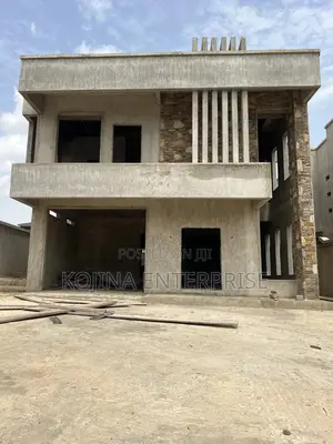 4bdrm Townhouse/Terrace in Good Link Estate, Kumasi Metropolitan
