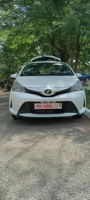 Toyota Vitz 1.0 FWD 5dr 2015 White