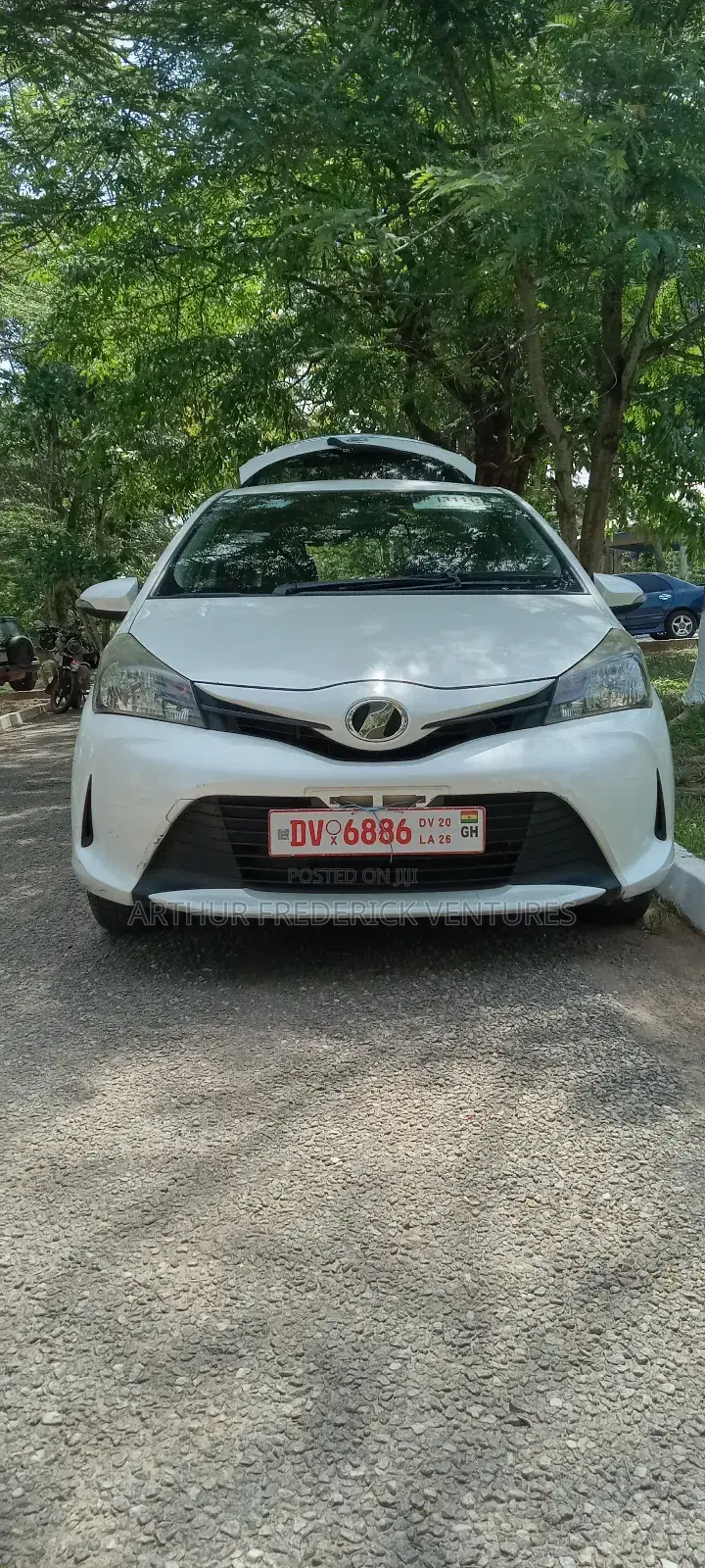 Toyota Vitz 1.0 FWD 5dr 2015 White