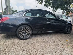 Mercedes-Benz C300 2016 Black