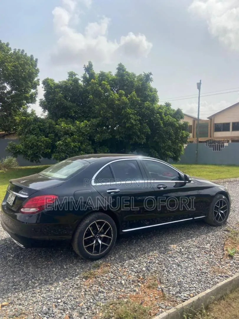 Mercedes-Benz C300 2016 Black