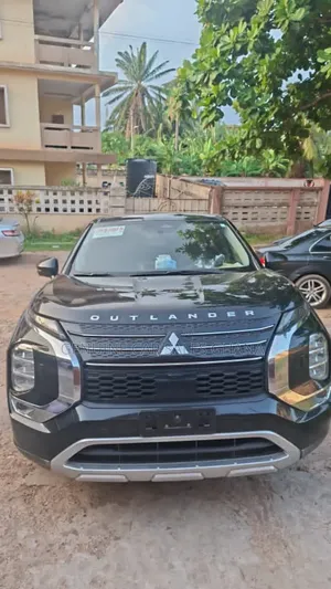 Mitsubishi Outlander 2022 Black