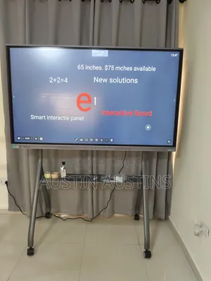 Brand New Leaderhub Smart Interactive Board