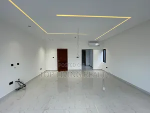 4bdrm House in Ayi Mensa, Oyarifa for sale