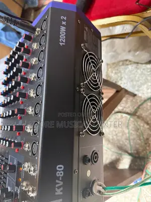 Yamaha Kv80 8 Channel Powered Mixer