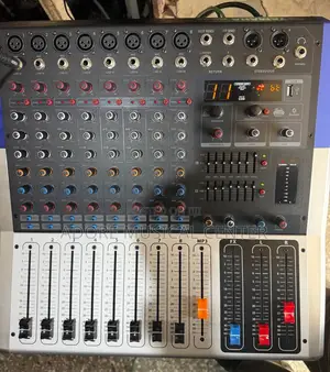 Yamaha Kv80 8 Channel Powered Mixer