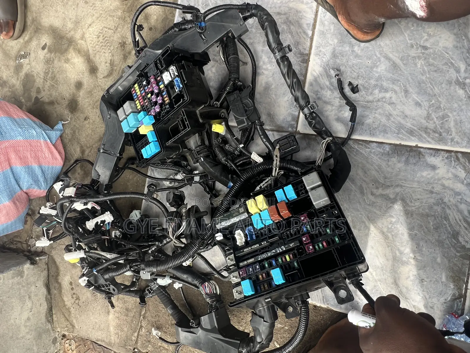 Tundra 2024 Engine Fuse Box Complete Wires
