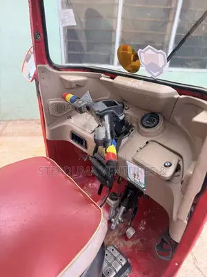Bajaj RE 2022 Red