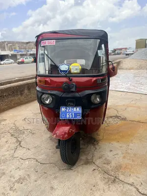 Bajaj RE 2022 Red