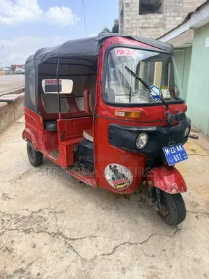 Bajaj RE 2022 Red