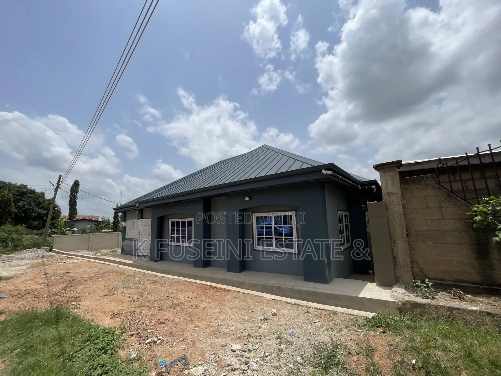 3bdrm House in K Fuseini Estate, Afigya-Kwabre for sale