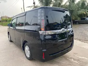 Toyota Voxy 2016 Black