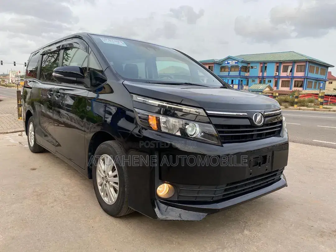 Toyota Voxy 2016 Black