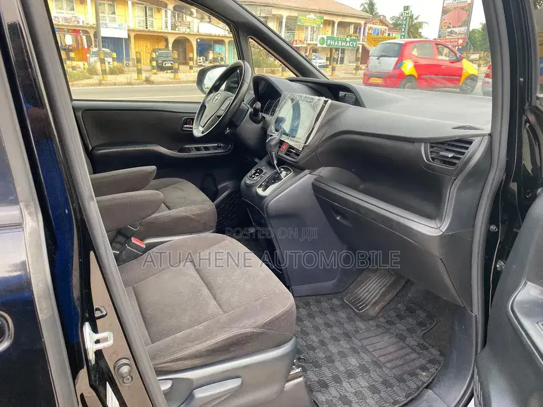 Toyota Voxy 2016 Black