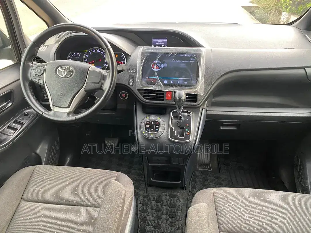 Toyota Voxy 2016 Black