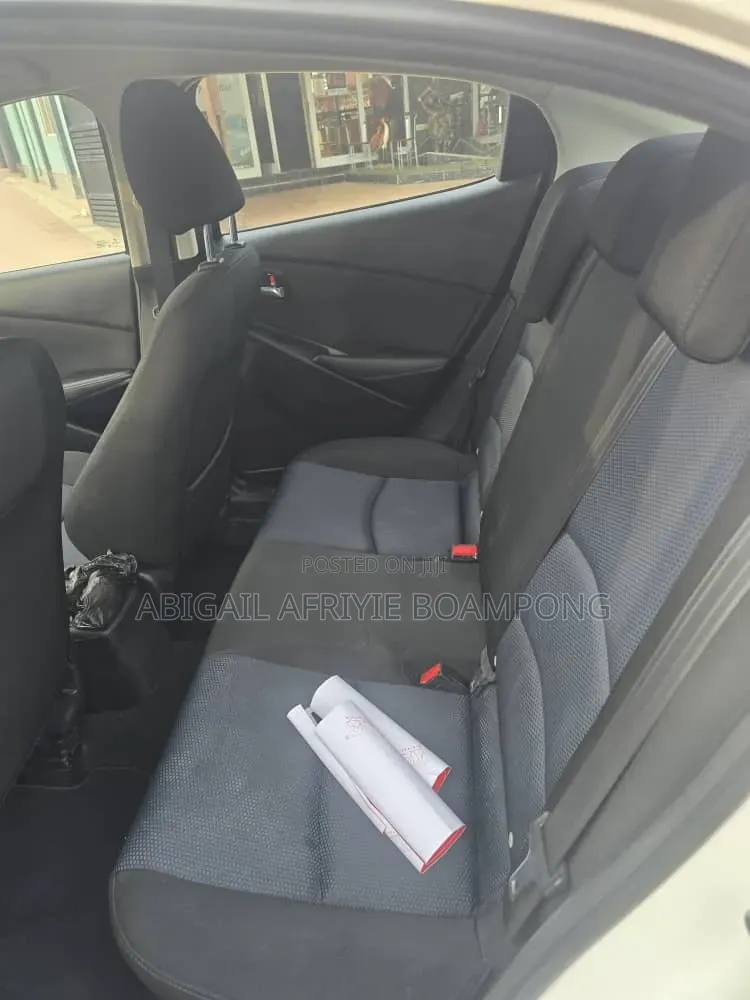Toyota Yaris 2018 White