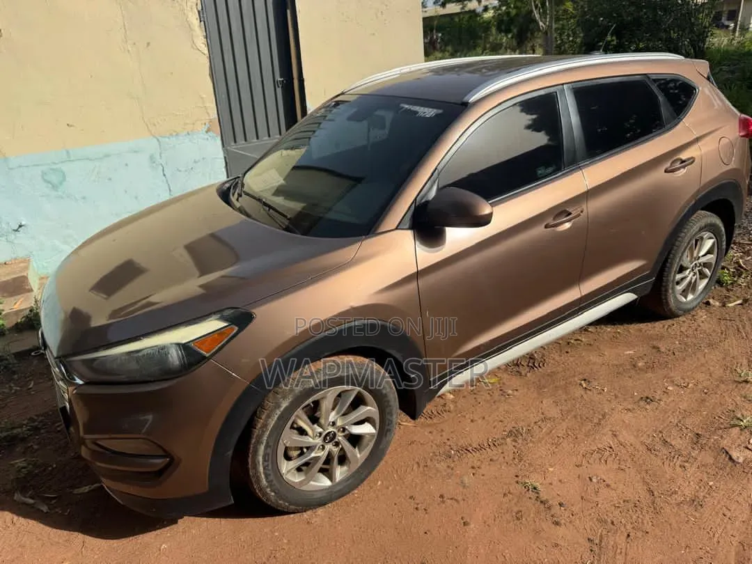 Hyundai Tucson SE AWD 2017 Brown