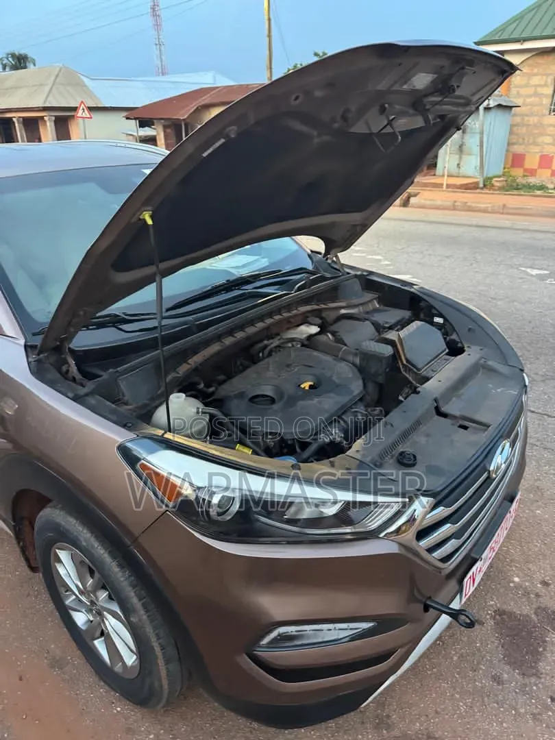 Hyundai Tucson SE AWD 2017 Brown