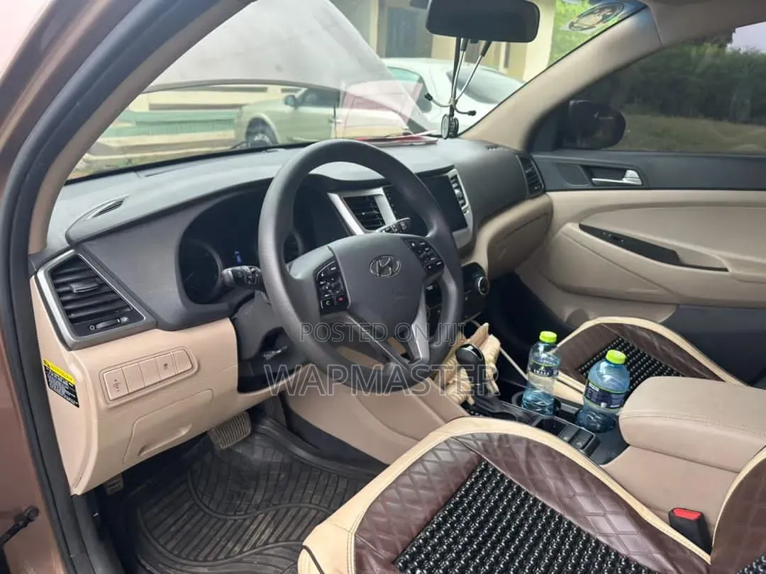 Hyundai Tucson SE AWD 2017 Brown