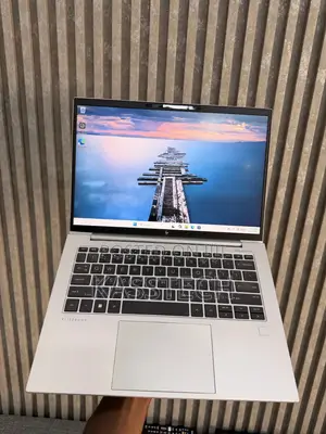 Laptop HP EliteBook 640 G11 8GB AMD Ryzen 5 SSD 256GB