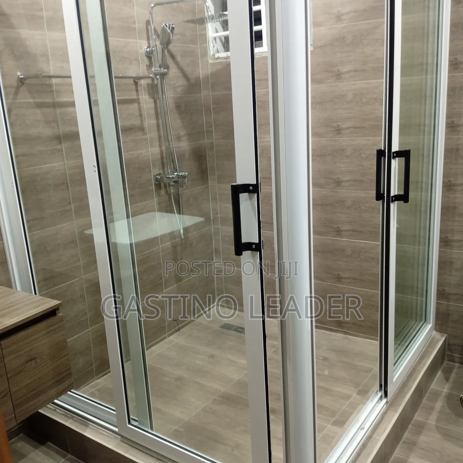 5bdrm House in Ashongman Estate, Pure Water for sale