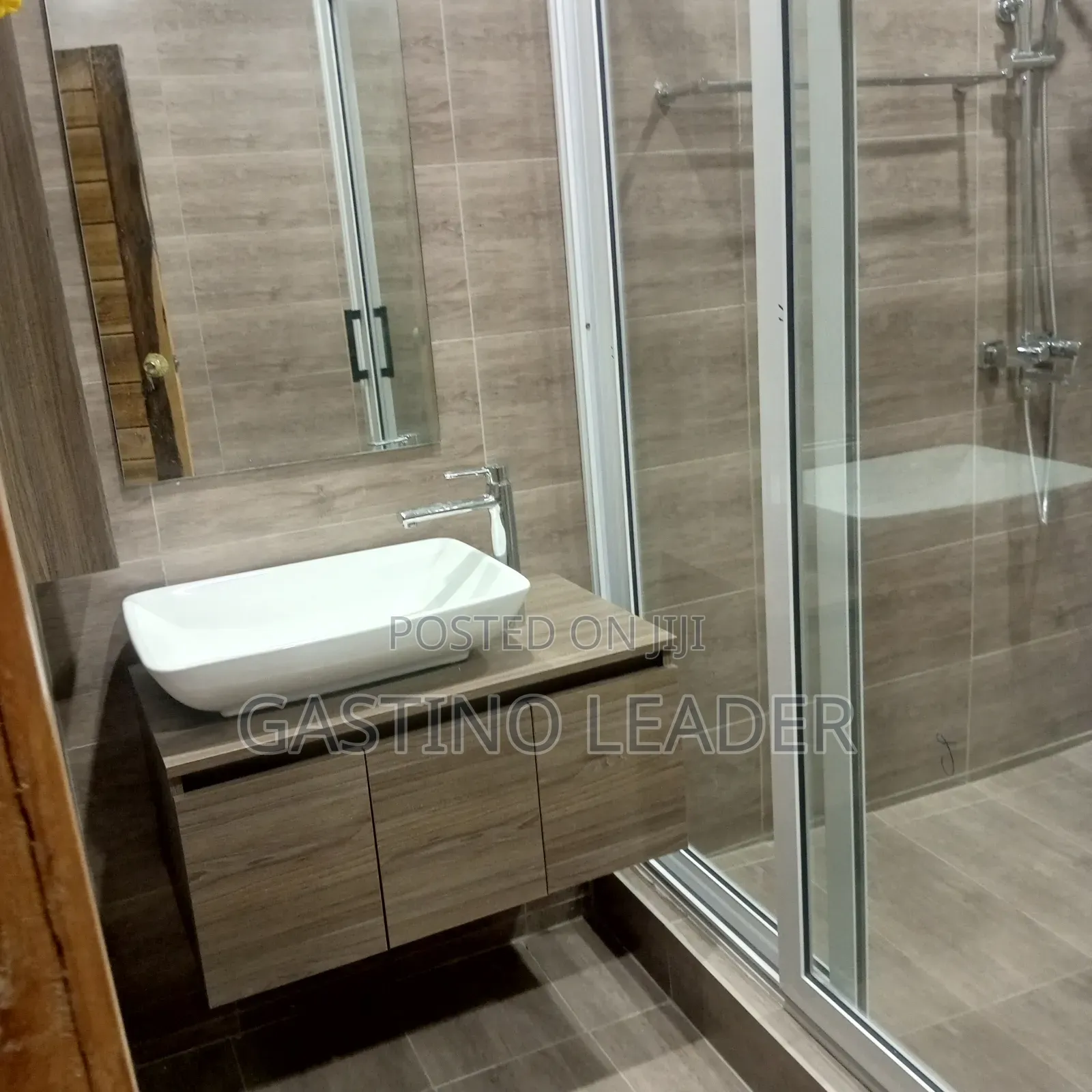 5bdrm House in Ashongman Estate, Pure Water for sale